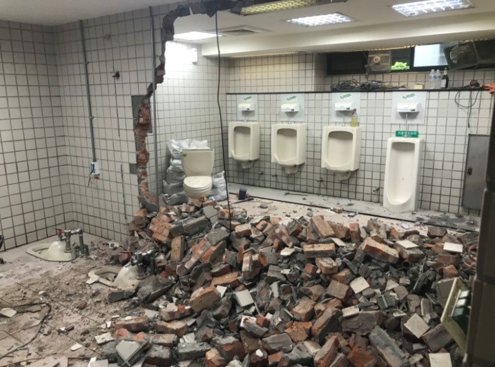 市民廣場東側廁所改建前